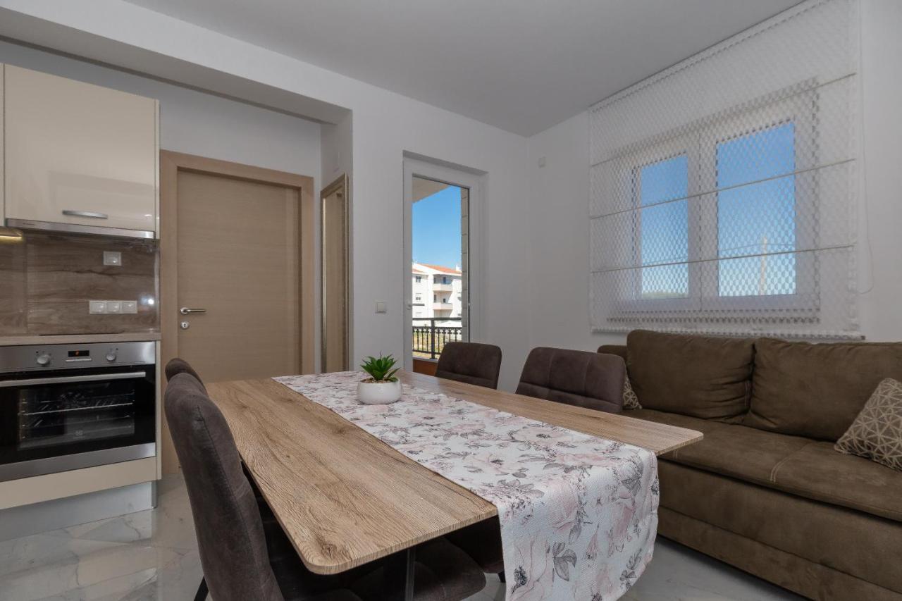 Villa Suzana Biograd Na Moru Exterior photo