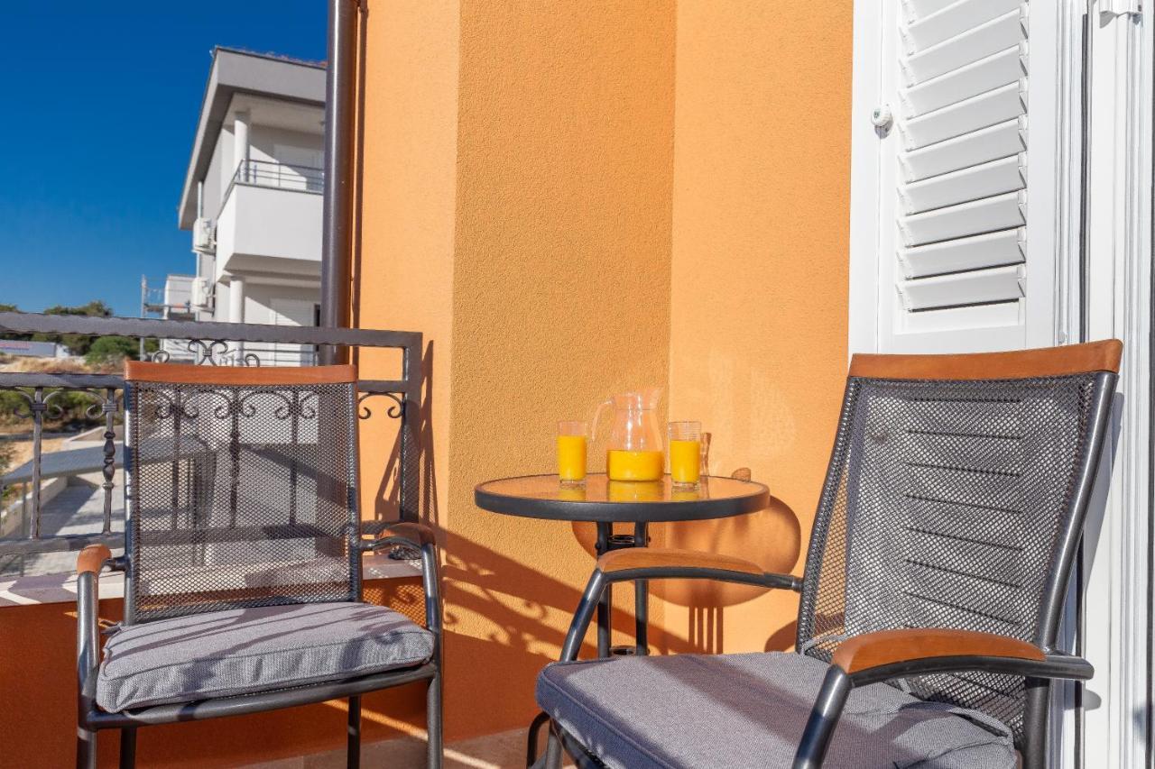 Villa Suzana Biograd Na Moru Exterior photo