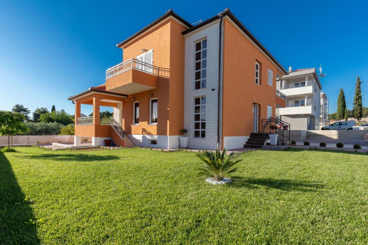 Villa Suzana Biograd Na Moru Exterior photo