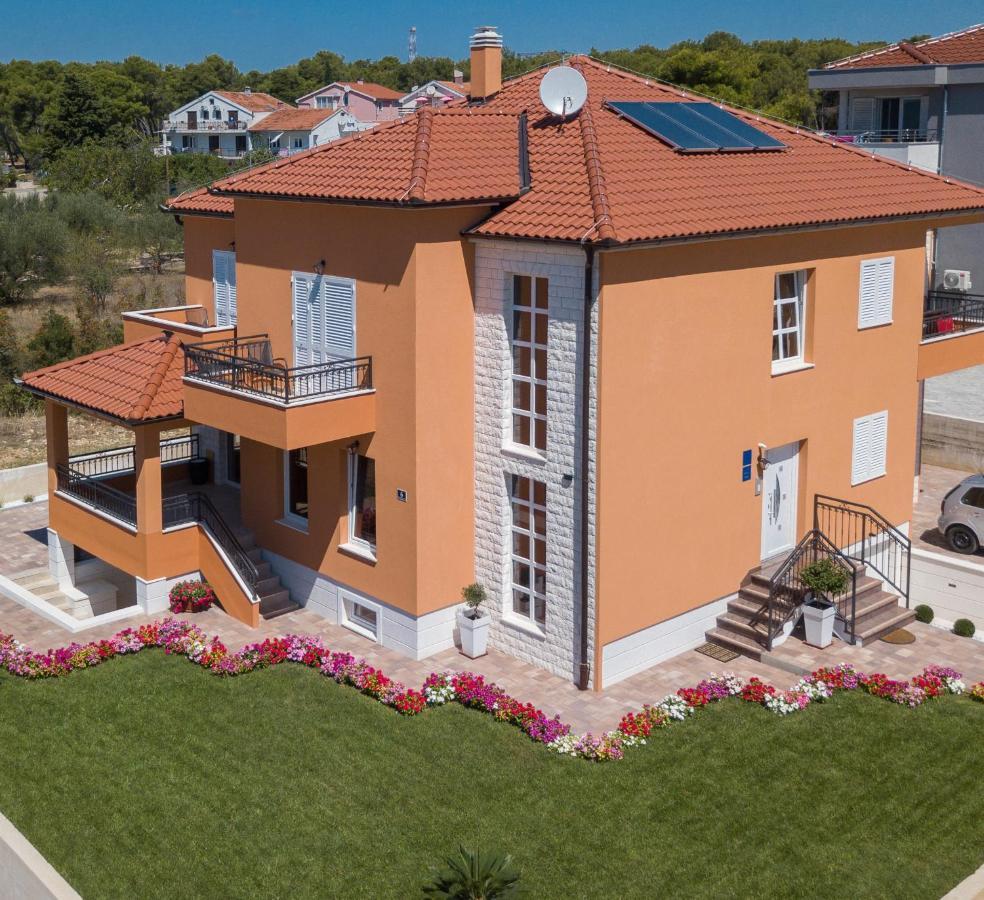 Villa Suzana Biograd Na Moru Exterior photo