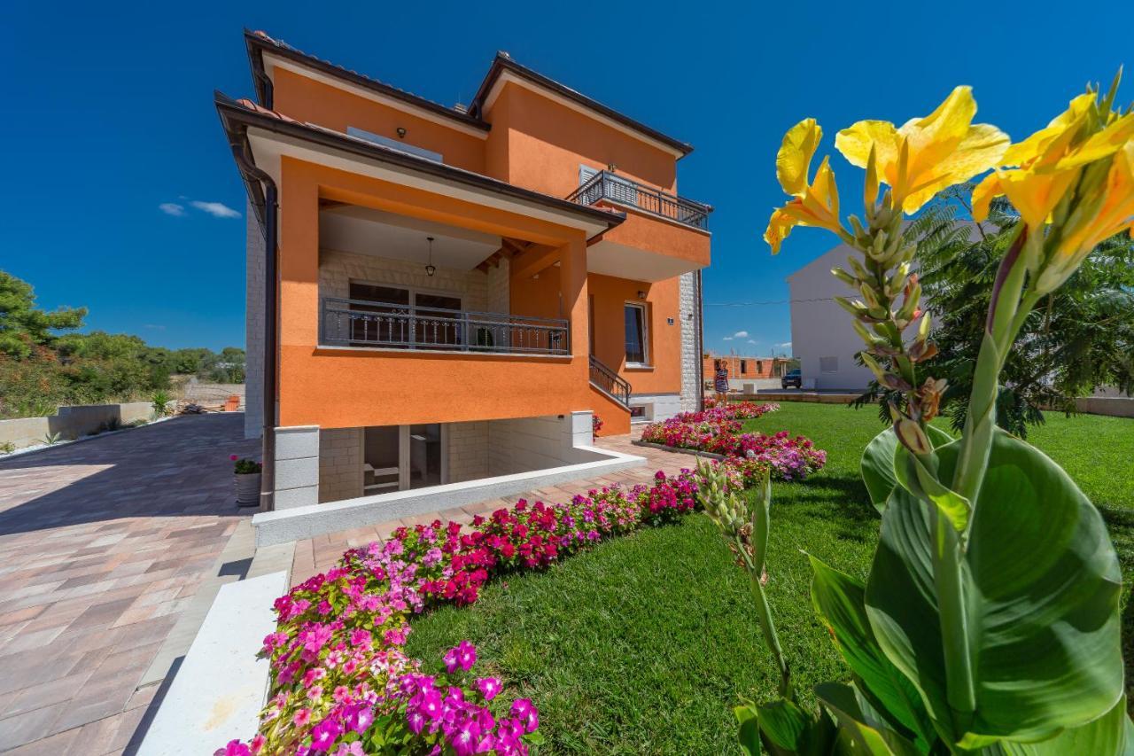 Villa Suzana Biograd Na Moru Exterior photo
