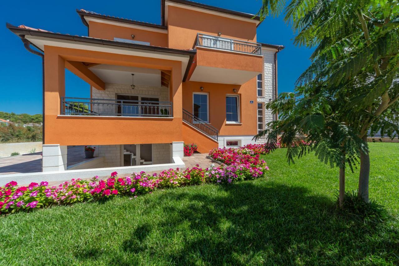 Villa Suzana Biograd Na Moru Exterior photo